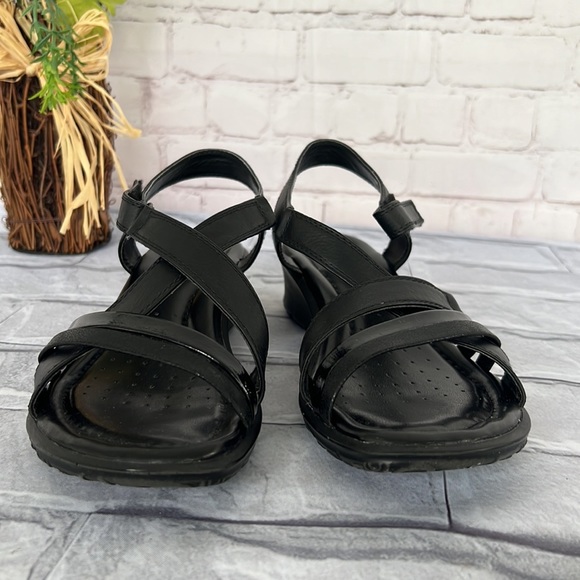 Studio Works black wedge strappy sandals size 8M - Picture 8 of 9